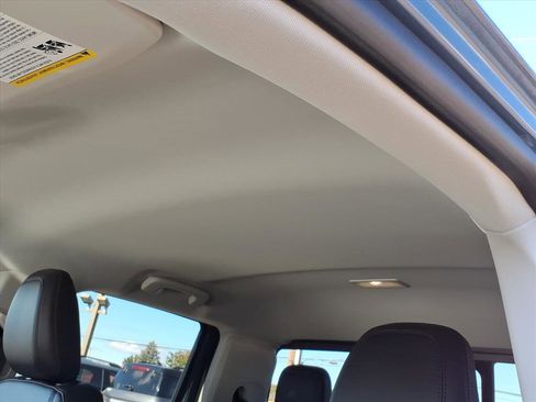 Used 2025 Ford Maverick Tremor image 16