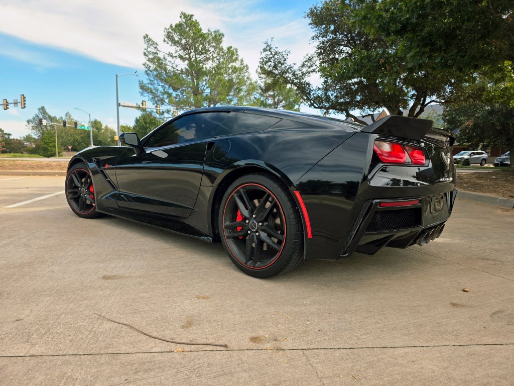 Used 2015 Chevrolet Corvette Stingray Coupe w/ 3LT Preferred Equipment Group RWD image 9