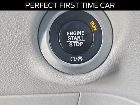 Used 2020 Chrysler Pacifica Touring-L FWD image 28