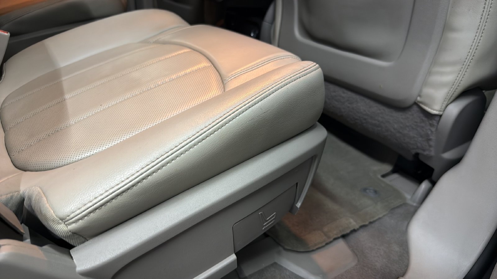 Used 2016 Buick Enclave Premium w/ Experience Buick Package FWD image 26