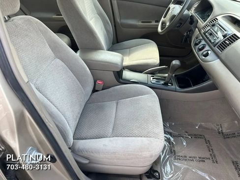 Used 2004 Toyota Camry LE image 13