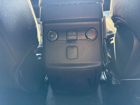 Used 2019 Ford Explorer XLT FWD image 7