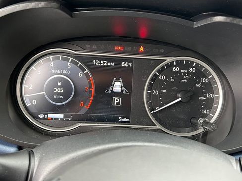 Used 2025 Nissan Versa SV w/ Trunk Package image 26