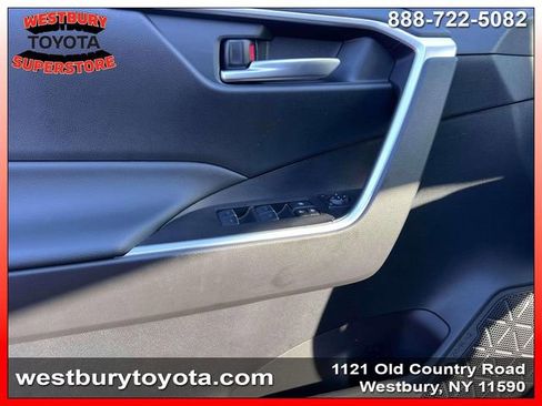 Used 2025 Toyota RAV4 XLE image 20