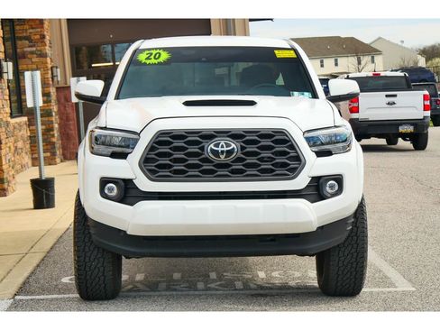 Used 2020 Toyota Tacoma TRD Sport w/ Technology Package image 8