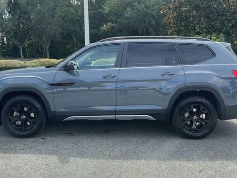 New 2025 Volkswagen Atlas Peak Edition SE image 5