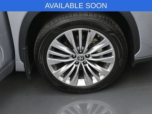 Used 2022 Toyota Highlander Platinum AWD/4WD image 41