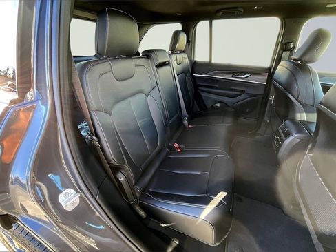 New 2025 Jeep Grand Cherokee Limited image 10