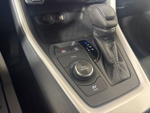Used 2023 Toyota RAV4 AWD Hybrid image 17
