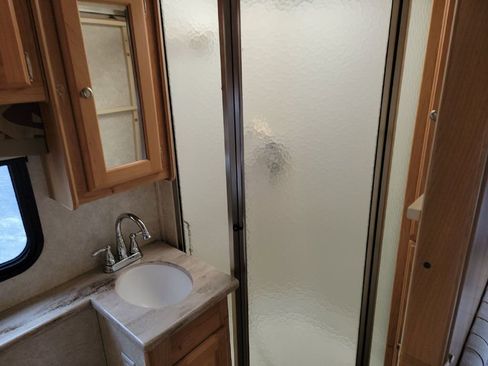 Used 2017 Ford E-450 and Econoline 450 Super Duty w/ Motorhome Prep Package image 15