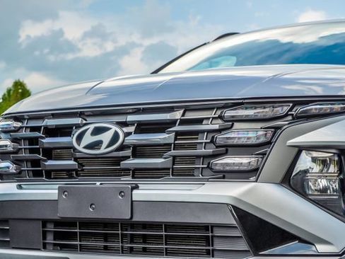 Certified 2025 Hyundai Tucson SEL FWD image 2