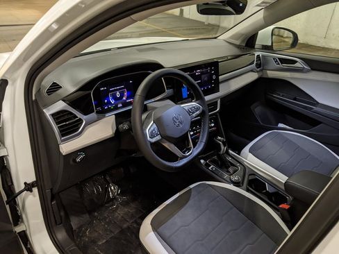 New 2025 Volkswagen Taos SE image 8