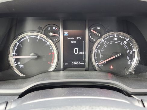 Used 2021 Toyota 4Runner Venture w/ Moonroof Package AWD/4WD image 7