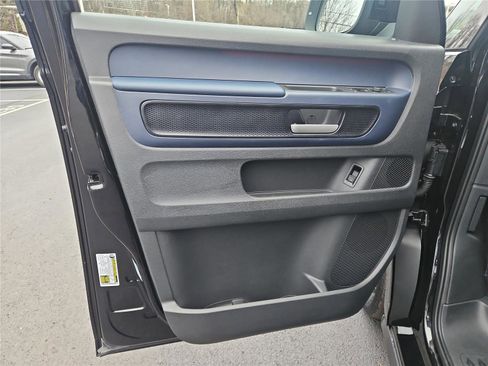 New 2025 Volkswagen ID. Buzz Pro S image 12