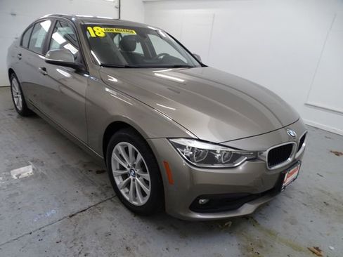 Used 2018 BMW 320i xDrive Sedan w/ Convenience Package image 1