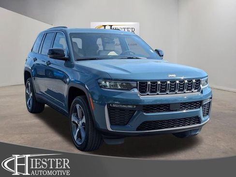 New 2026 Jeep Grand Cherokee Limited RWD image 1