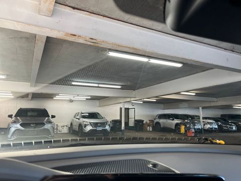 Used 2025 Hyundai Elantra SEL image 18