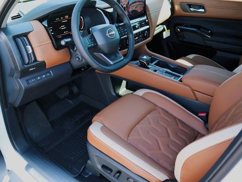 New 2026 Nissan Pathfinder Platinum w/ Cargo Package image 14