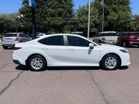 Used 2025 Toyota Camry LE w/ Convenience Package FWD image 8