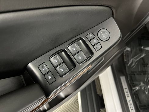 Used 2017 Chevrolet Tahoe Premier AWD/4WD image 15