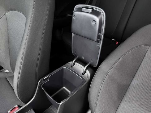 New 2026 Hyundai Kona SE image 19