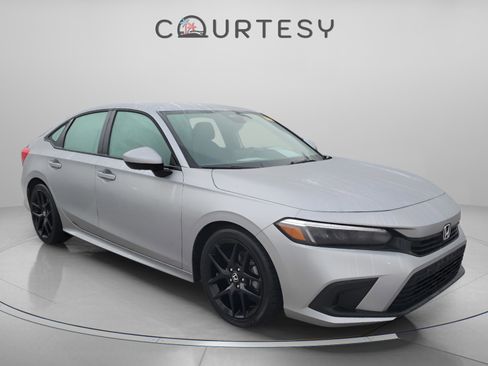 Used 2024 Honda Civic Sport image 4