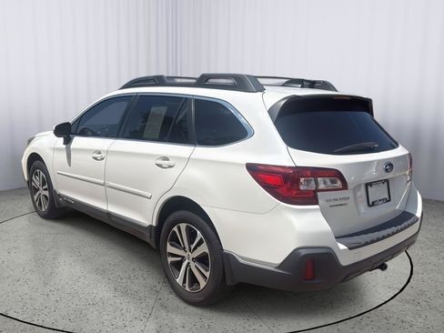 Used 2019 Subaru Outback 2.5i Limited w/ Popular Package #2 AWD/4WD image 4