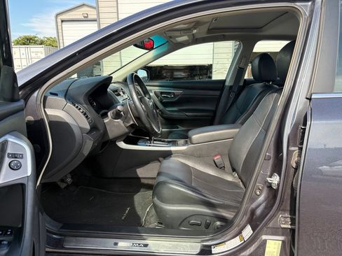 Used 2013 Nissan Altima 3.5 SL w/ Technology Pkg FWD image 24