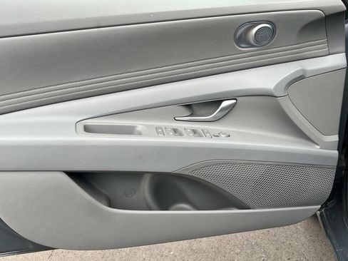 Used 2025 Hyundai Elantra Sport image 22