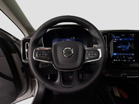 Certified 2023 Volvo XC40 B5 Plus w/ Climate Package image 12