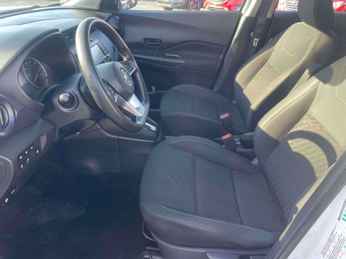 Used 2021 Nissan Kicks S image 5