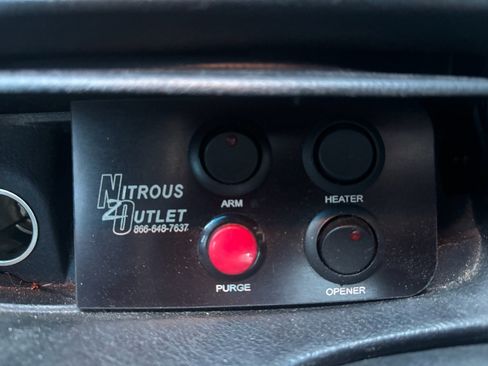 Used 1997 Chevrolet Corvette Coupe RWD image 16