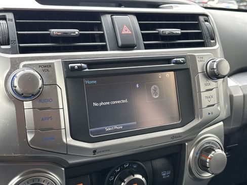 Used 2014 Toyota 4Runner SR5 AWD/4WD image 13