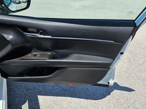 Used 2024 Toyota Camry SE FWD image 30