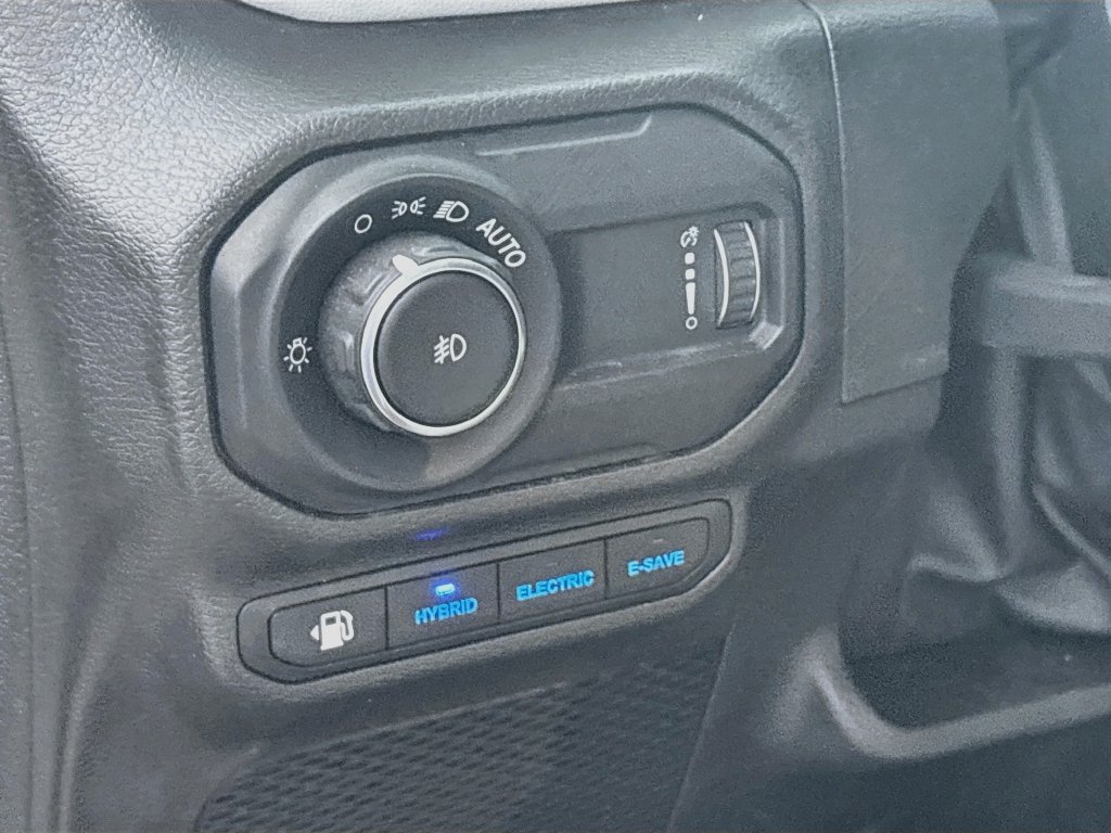 Certified 2023 Jeep Wrangler Unlimited Sahara AWD/4WD image 11