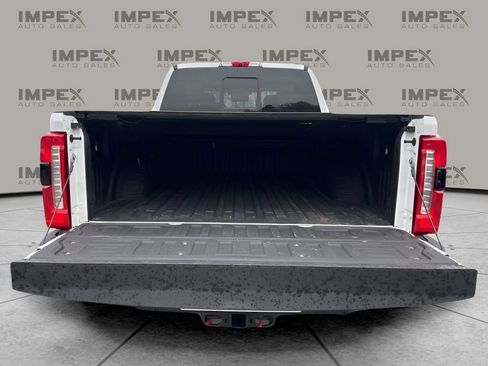 Used 2023 Ford F250 Lariat w/ Chrome Package image 31