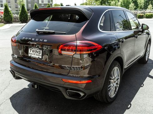 Used 2016 Porsche Cayenne AWD/4WD image 40