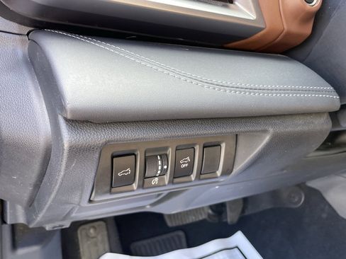 Used 2025 Subaru Outback Touring XT image 10