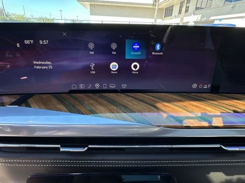 Certified 2025 Cadillac Escalade ESV Sport Platinum image 24