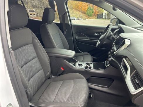 Certified 2023 GMC Terrain SLE w/ Driver Convenience Package image 8