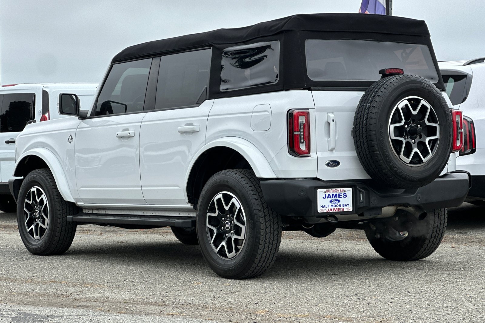 Used 2024 Ford Bronco Outer Banks AWD/4WD image 3