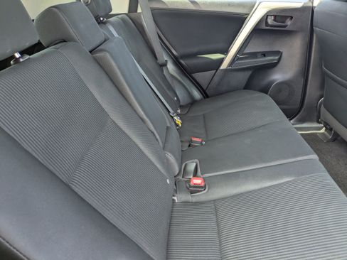 Used 2015 Toyota RAV4 LE AWD/4WD image 15