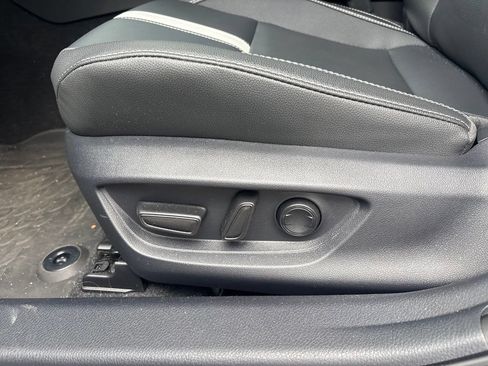 Used 2025 Toyota Camry SE FWD image 19