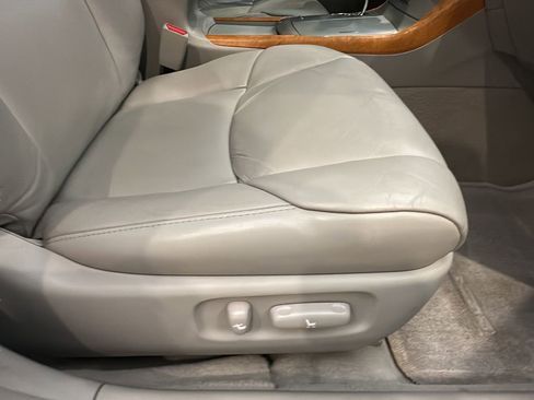 Used 2006 Toyota Avalon XLS image 16