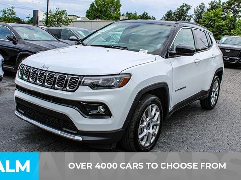 Used 2025 Jeep Compass Limited AWD/4WD image 2