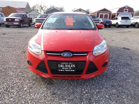 Used 2014 Ford Focus SE image 2
