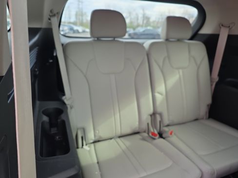 Used 2023 Kia Sorento S w/ Panoramic Sunroof Package image 11