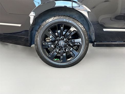 Used 2023 Lincoln Navigator Reserve AWD/4WD image 20