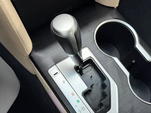 Used 2012 Toyota Camry LE image 25