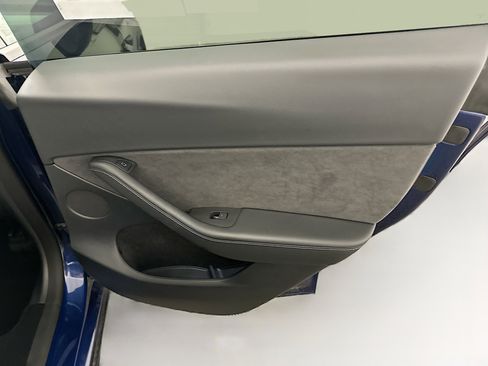 Used 2023 Tesla Model Y Performance image 33